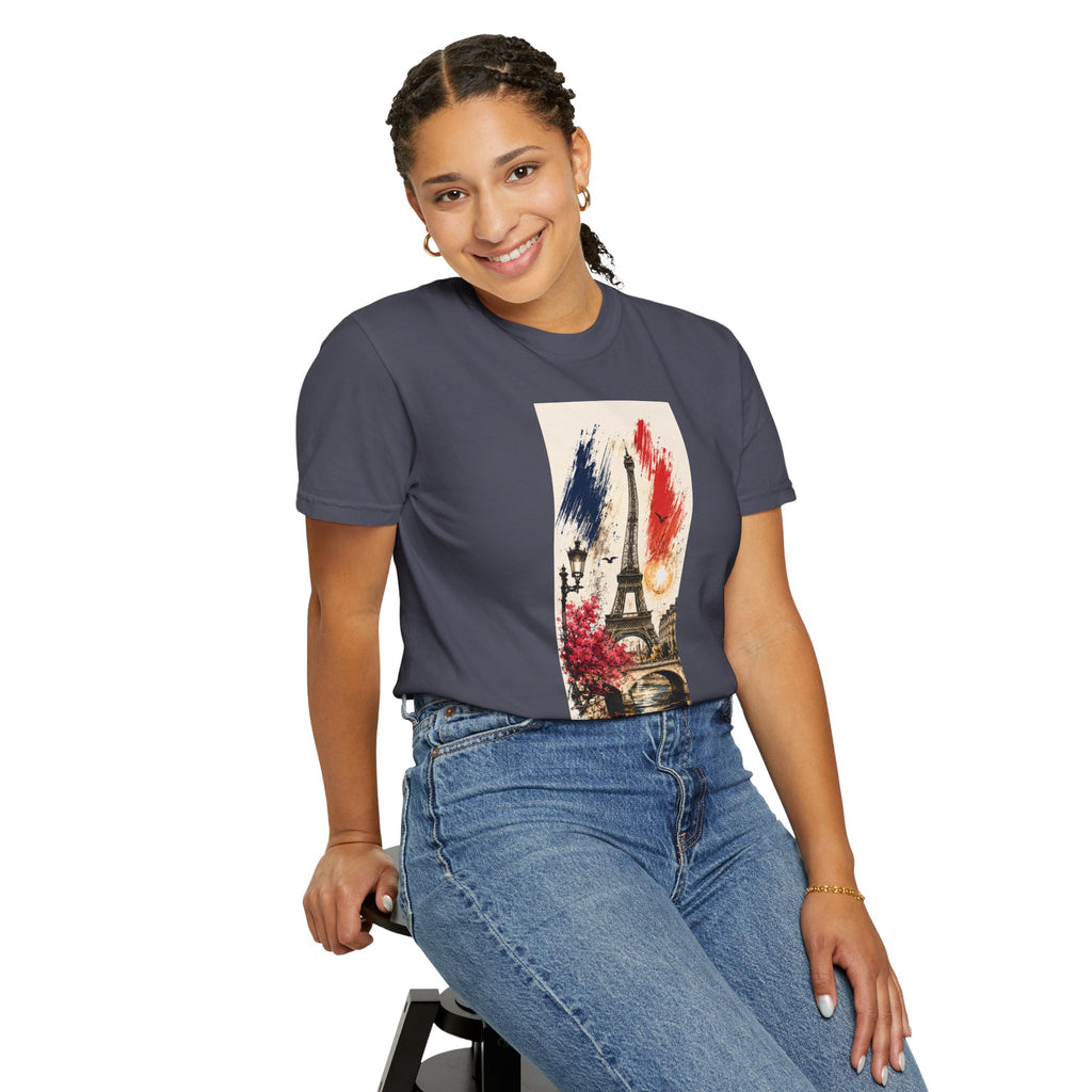 Paris Eiffel Tower Illustration T-Shirt | French Phrase Ce n'est pas la mer à boire