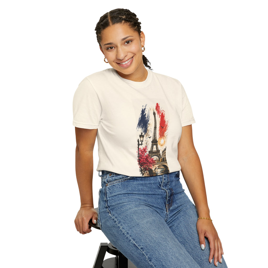 Paris Eiffel Tower Illustration T-Shirt | French Phrase Ce n'est pas la mer à boire