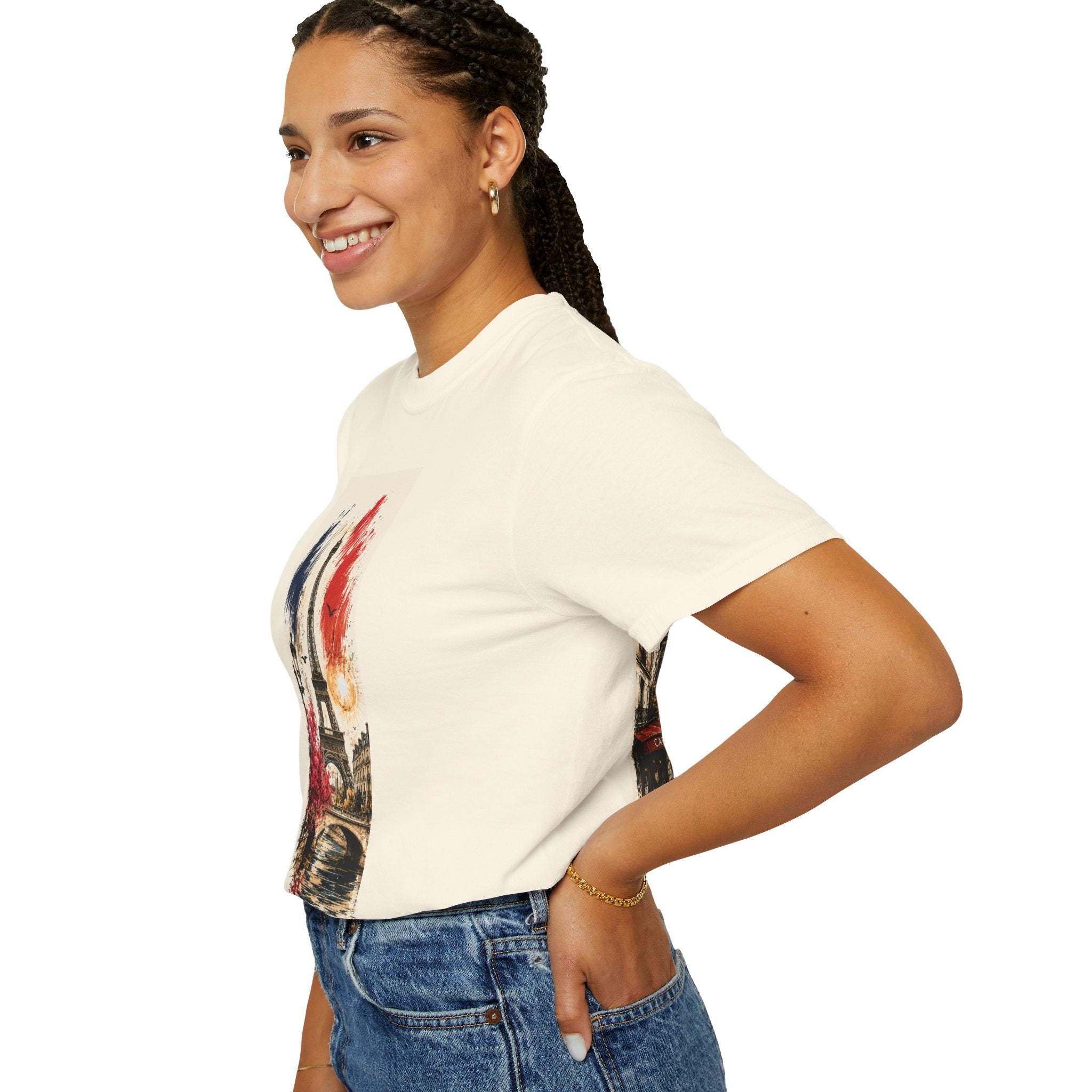 Paris Eiffel Tower Illustration T-Shirt | French Phrase Ce n'est pas la mer à boire