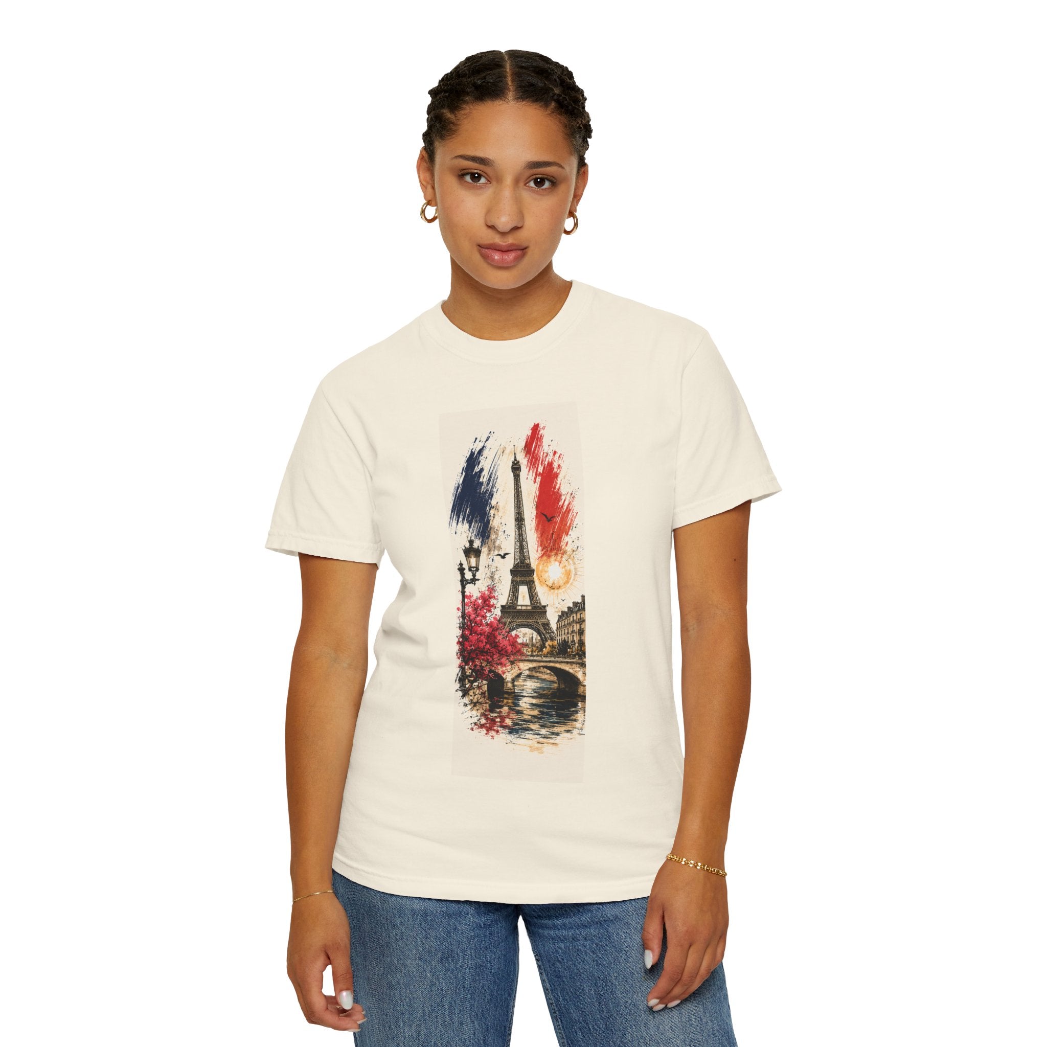 Paris Eiffel Tower Illustration T-Shirt | French Phrase Ce n'est pas la mer à boire