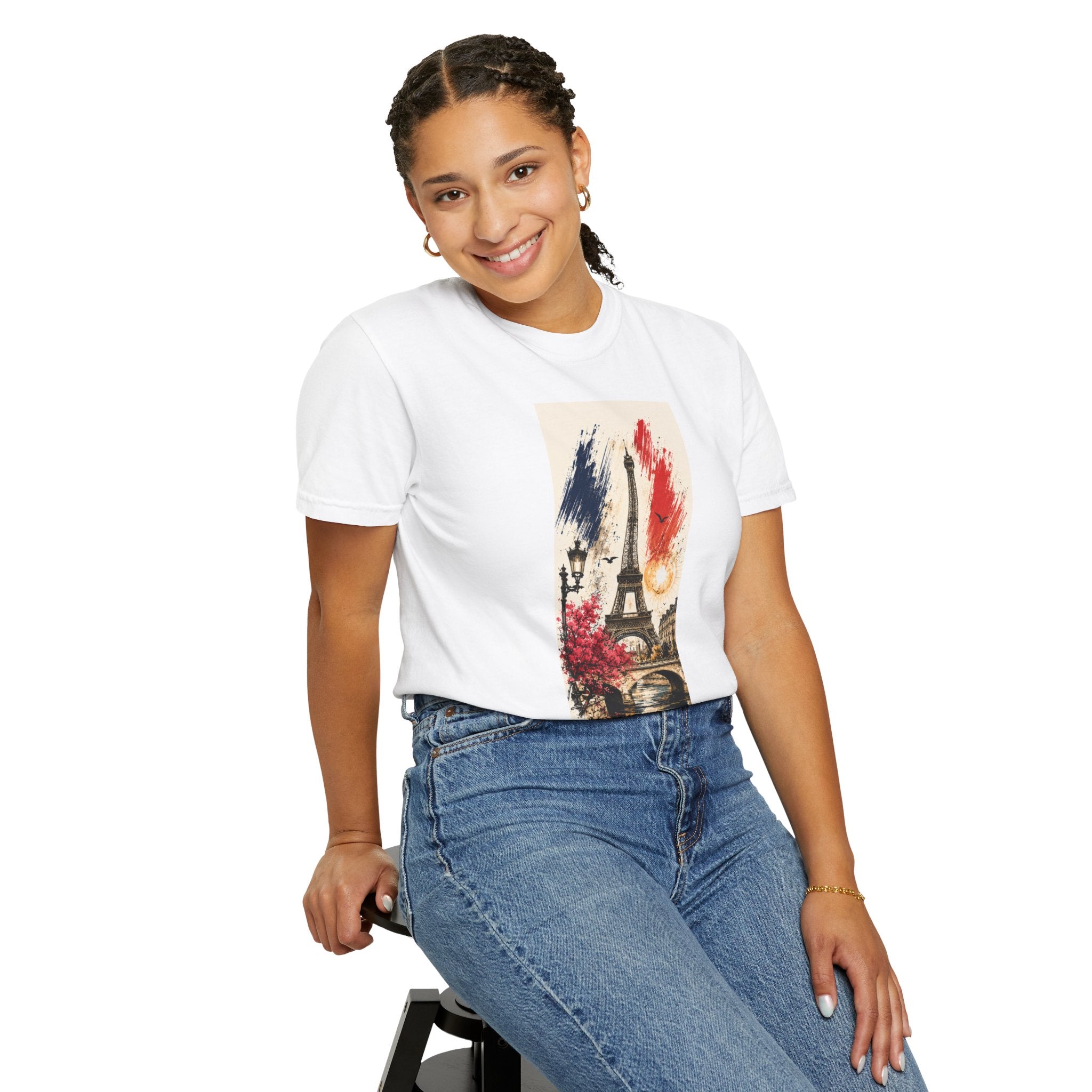 Paris Eiffel Tower Illustration T-Shirt | French Phrase Ce n'est pas la mer à boire